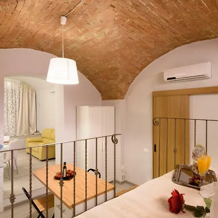 Апартаменти Bricks Ceiling Next To Duomo And Campo